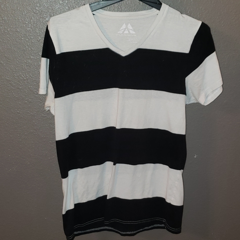 V neck t shirt (boys)